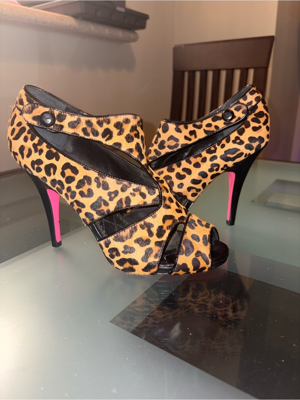 Betsey Johnson Carlos Leopard Print Peep-Toe Heels. Gorgeous condition! Size 8.5